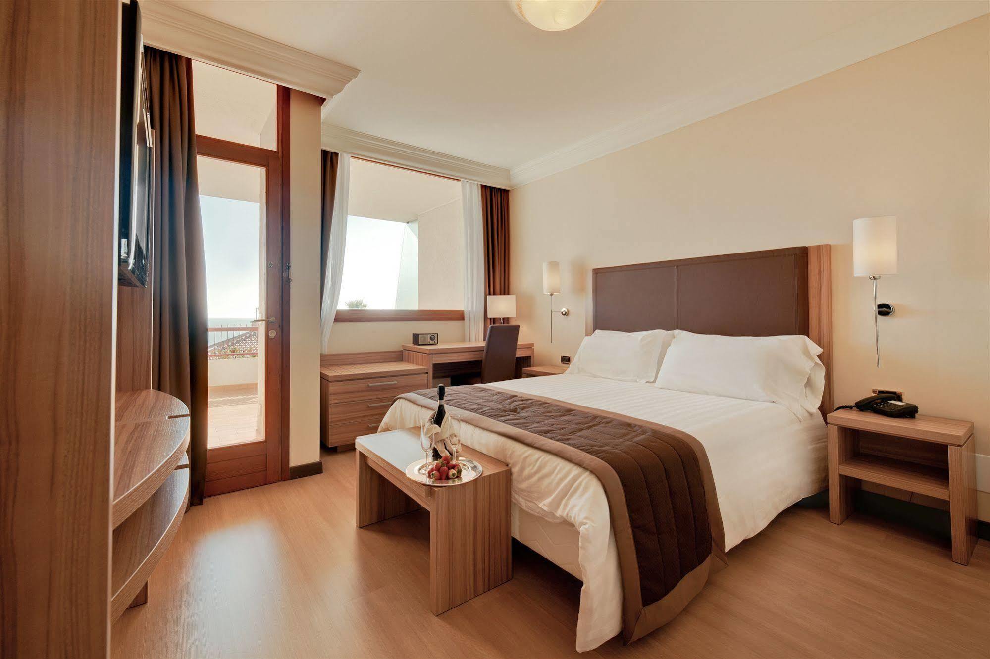 Nyala Suite Hotel Sanremo Zimmer foto